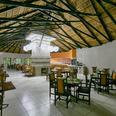Cresta Marang Gardens Hotel Франсистаун Экстерьер фото