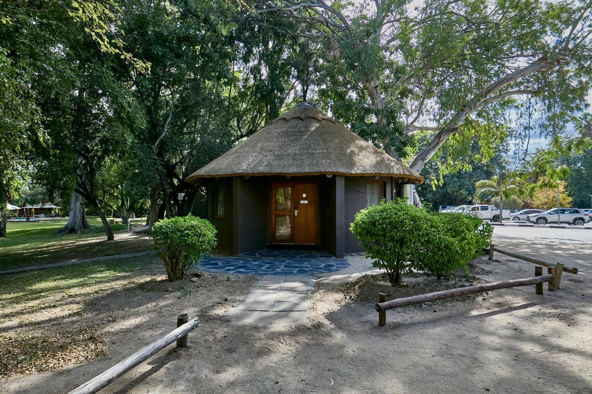 Cresta Marang Gardens Hotel Франсистаун Экстерьер фото