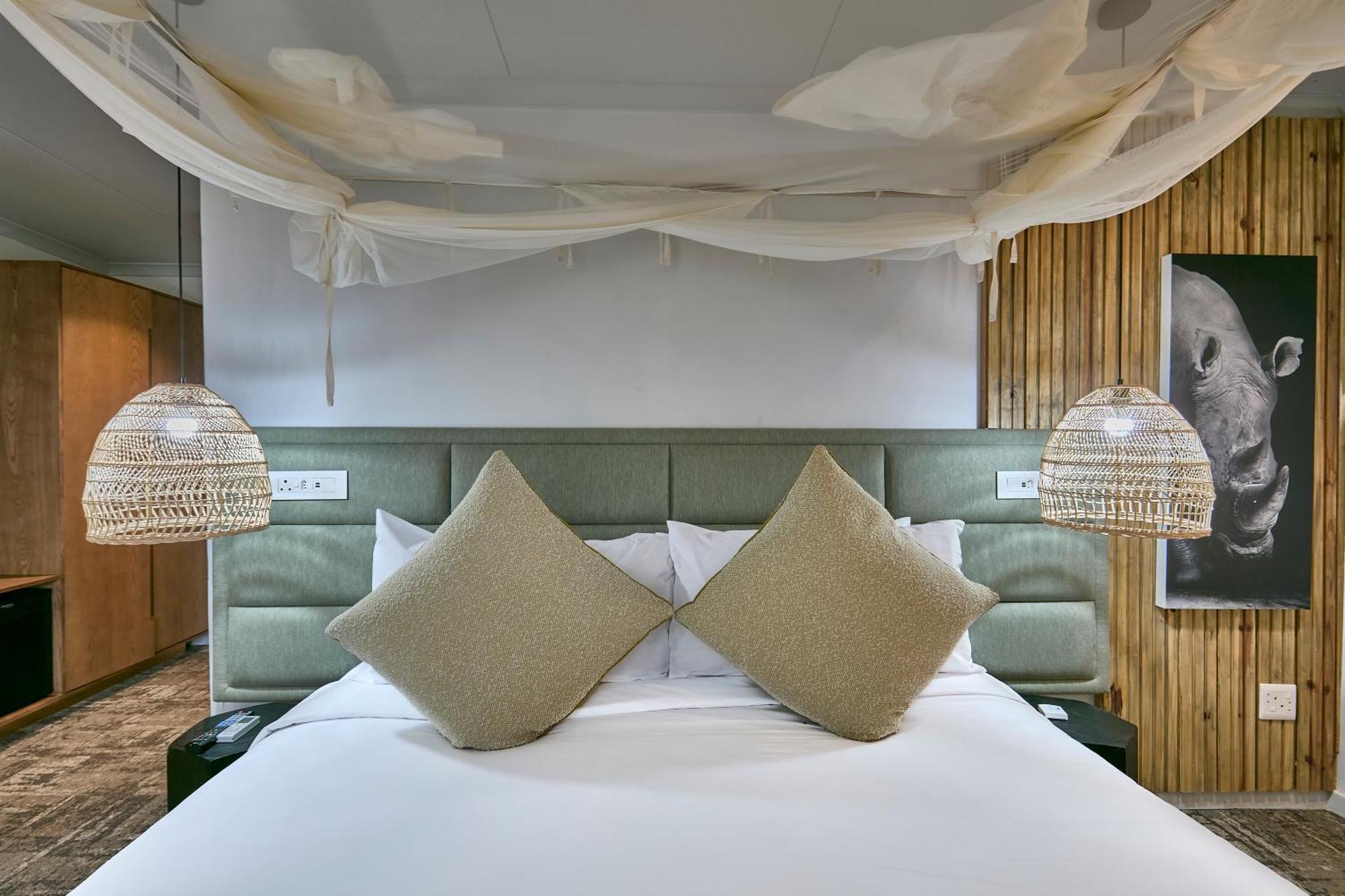 Cresta Marang Gardens Hotel Франсистаун Экстерьер фото